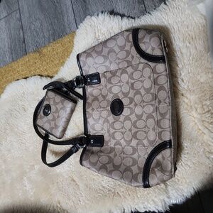 COACH Heritage Signature Shopper F18923 Khaki Mahogan